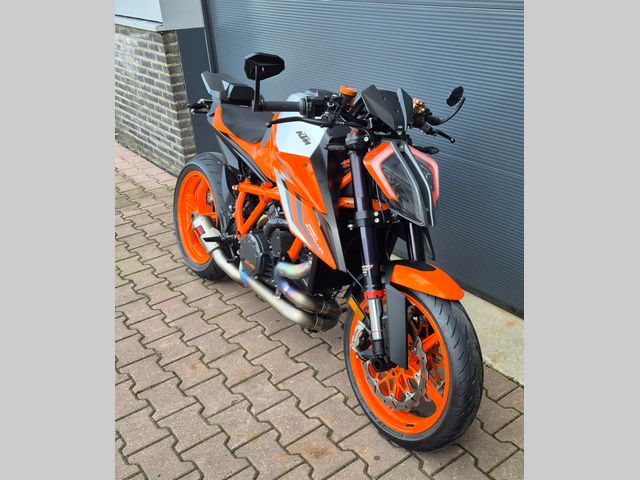 ktm - 1290-super-duke-r
