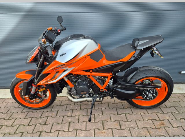 ktm - 1290-super-duke-r