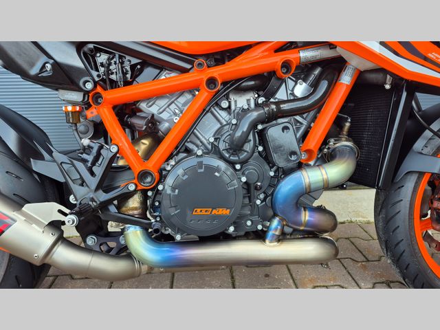 ktm - 1290-super-duke-r