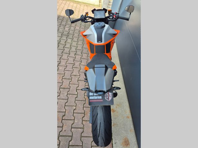 ktm - 1290-super-duke-r