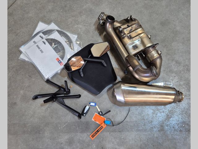 ktm - 1290-super-duke-r