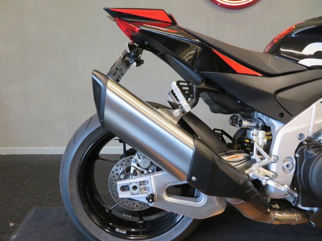aprilia - tuono--v4-1100-factory