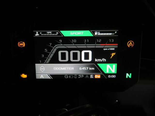 aprilia - tuono--v4-1100-factory