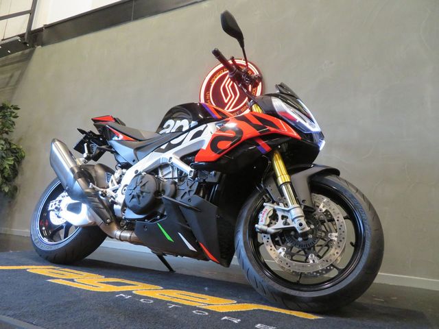 aprilia - tuono--v4-1100-factory
