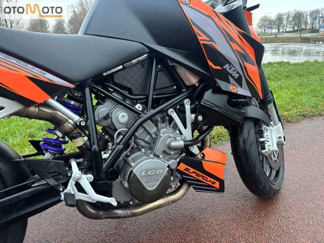 ktm - 990-super-duke