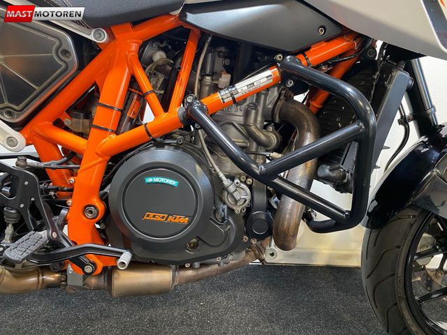ktm - 690-duke-r