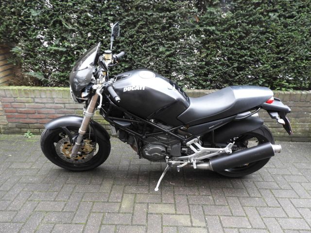 ducati - m-900