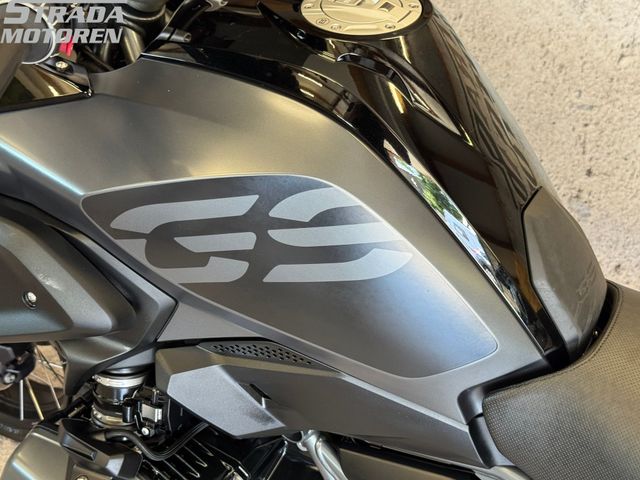bmw - r-1250-gs-triple-black