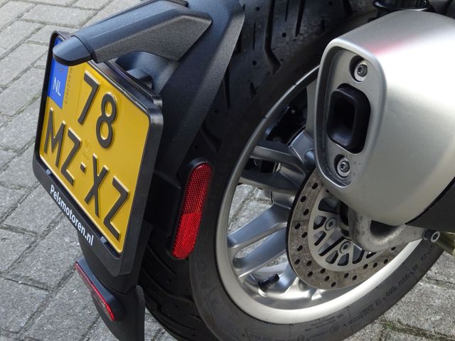 piaggio - new-beverly-300-hpe