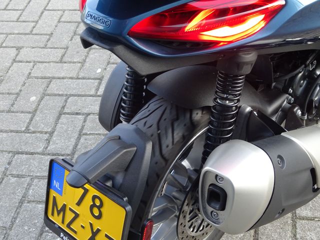 piaggio - new-beverly-300-hpe