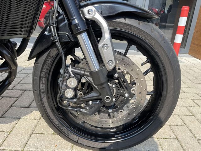 yamaha - xsr-900-abs