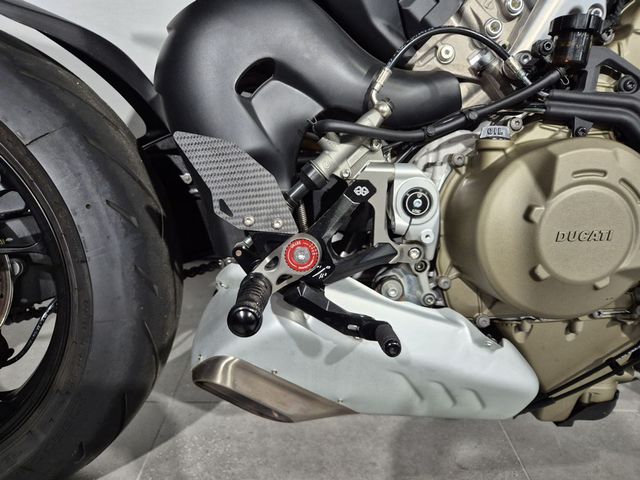 ducati - streetfighter-v4s