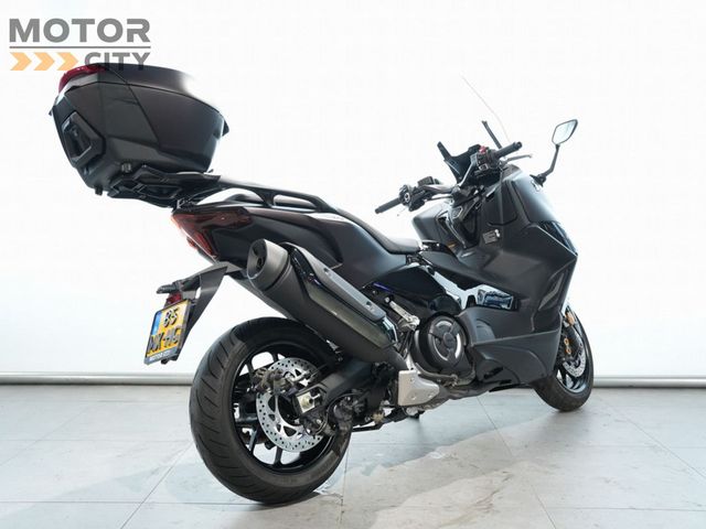 yamaha - tmax-tech-max-560