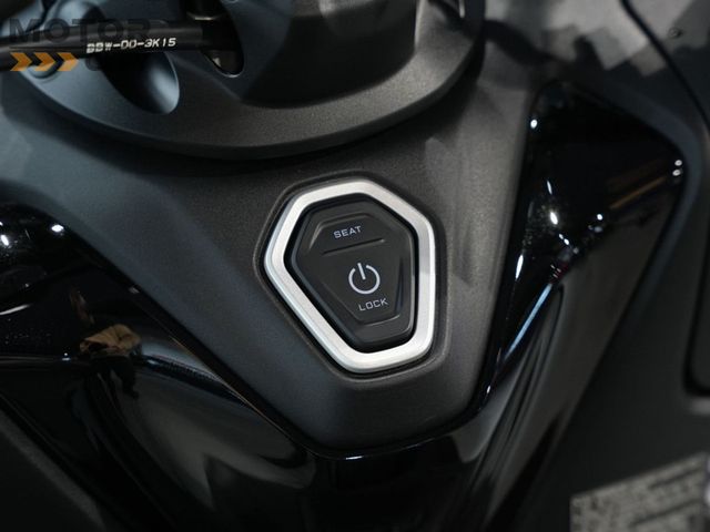 yamaha - tmax-tech-max-560