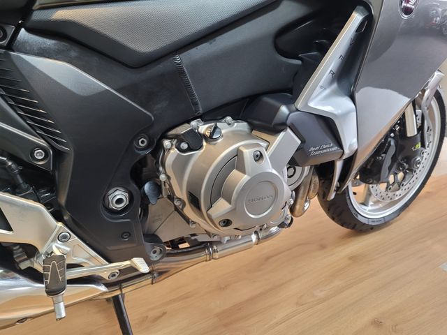 honda - vfr-1200-f-c-abs-dct