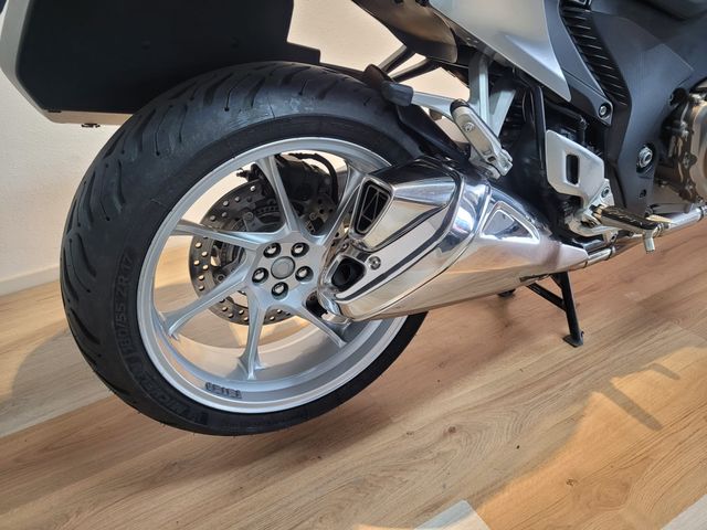 honda - vfr-1200-f-c-abs-dct