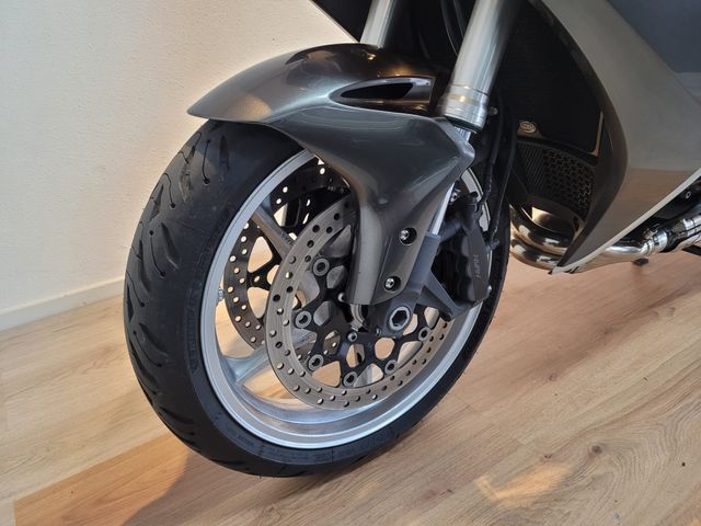 honda - vfr-1200-f-c-abs-dct