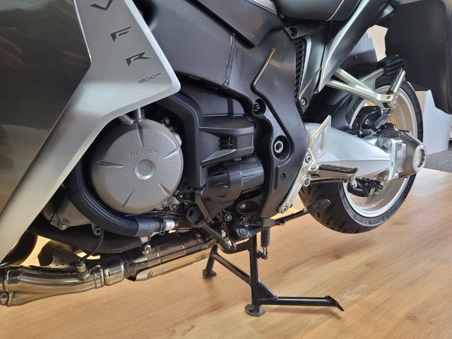 honda - vfr-1200-f-c-abs-dct