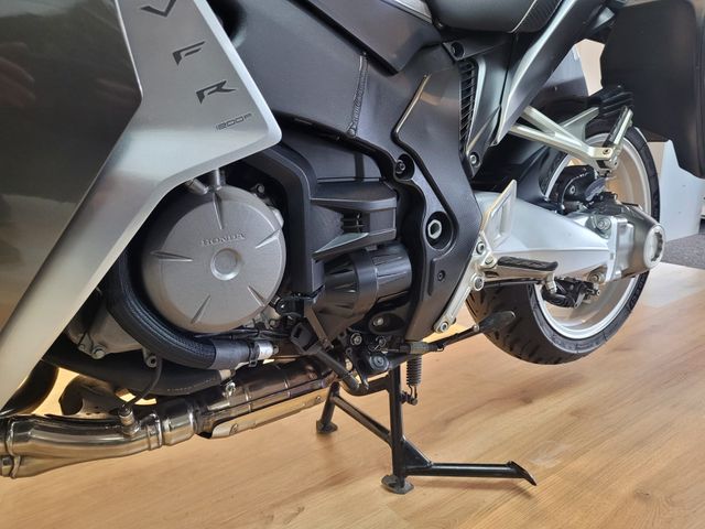 honda - vfr-1200-f-c-abs-dct