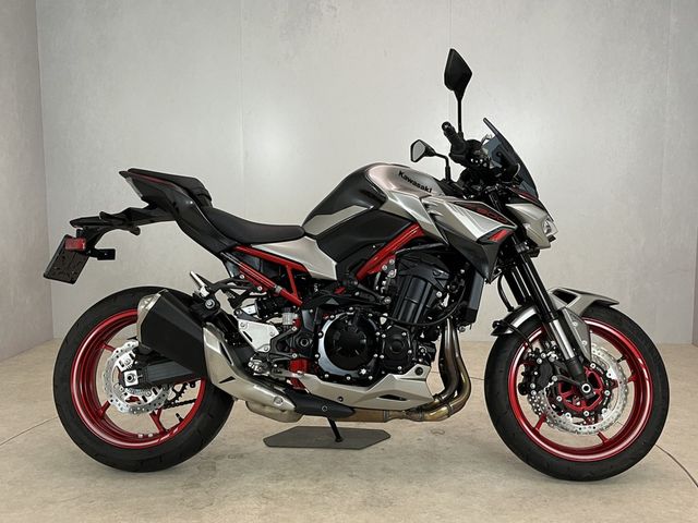 kawasaki - z900