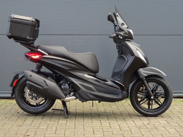 piaggio - beverly-deep-black-400