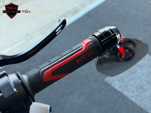 ducati - streetfighter-v4s