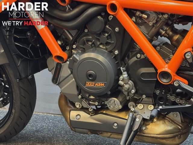 ktm - 1290-super-duke-r