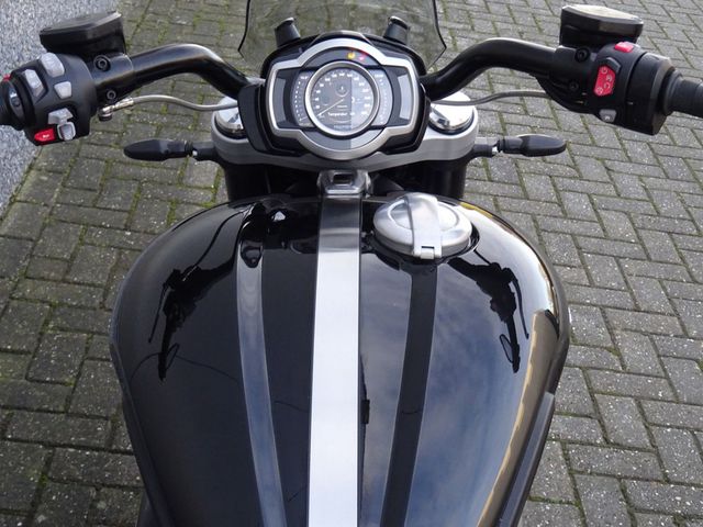 triumph - rocket-iii-gt