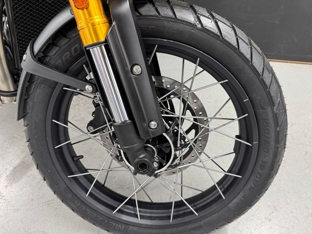 triumph - scrambler-400-xc