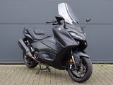 YAMAHA TMAX 560