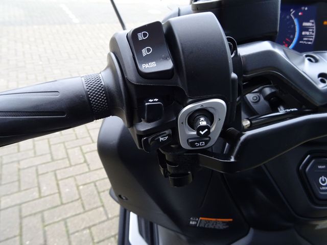 yamaha - tmax-560