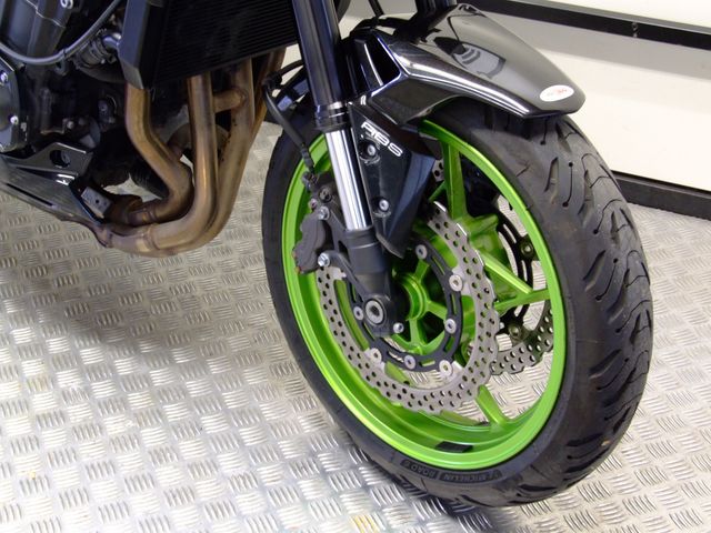 kawasaki - z900