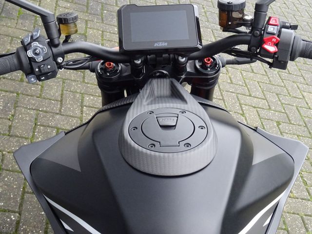ktm - 1290-super-duke-rr