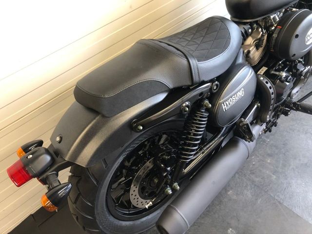 hyosung - aquila-gv-125-s-bobber