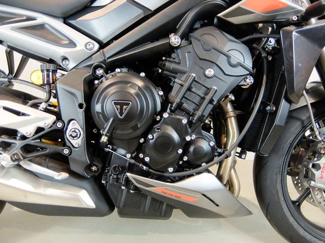 triumph - street-triple-rs