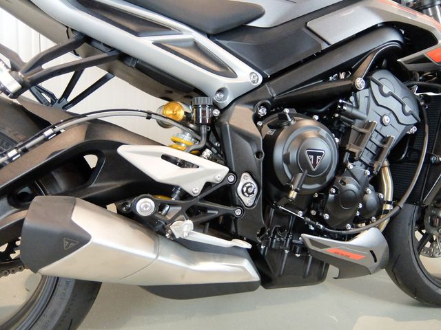 triumph - street-triple-rs