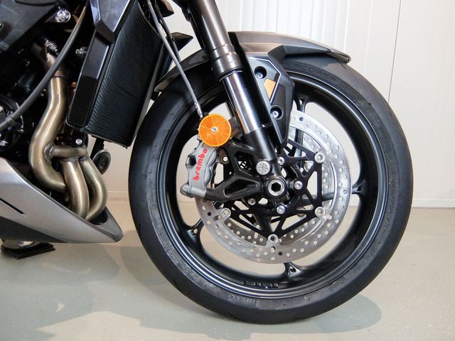 triumph - street-triple-rs