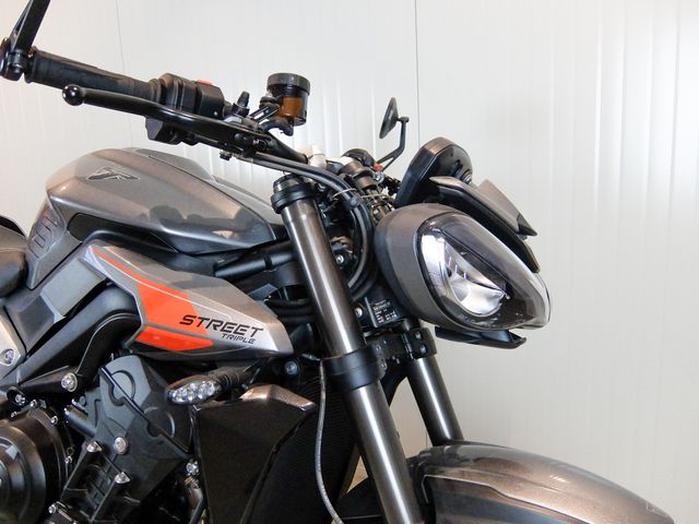 triumph - street-triple-rs