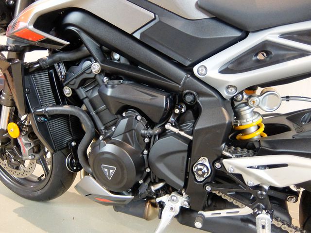 triumph - street-triple-rs