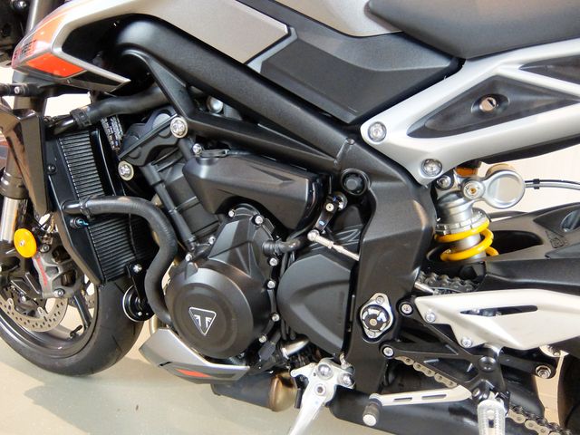 triumph - street-triple-rs
