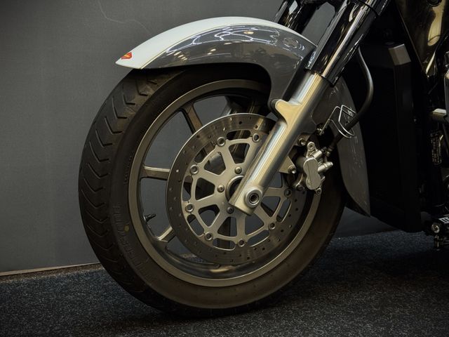 suzuki - vl-1500-lc-intruder