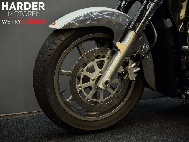 suzuki - vl-1500-lc-intruder