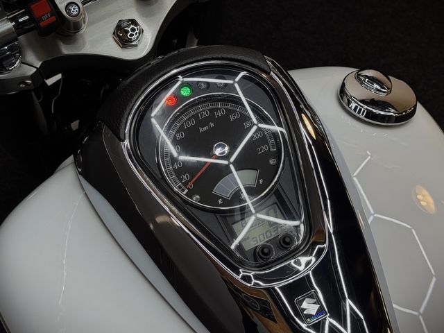 suzuki - vl-1500-lc-intruder