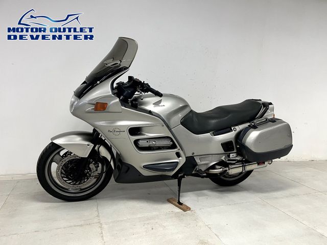 honda - st-1100-pan-european