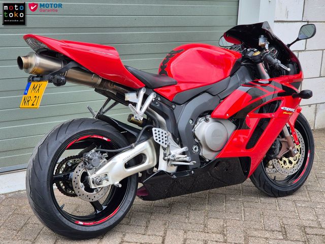 honda - cbr-1000-rr-fireblade