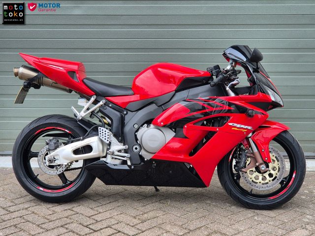 honda - cbr-1000-rr-fireblade