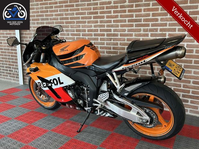 honda - cbr-1000-rr-fireblade