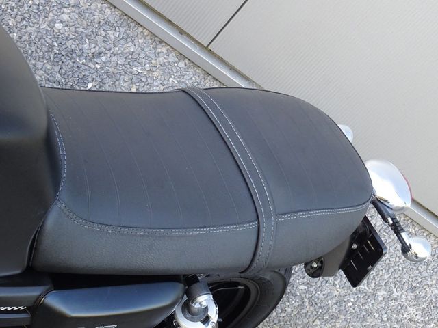 moto-guzzi - v-7-stone