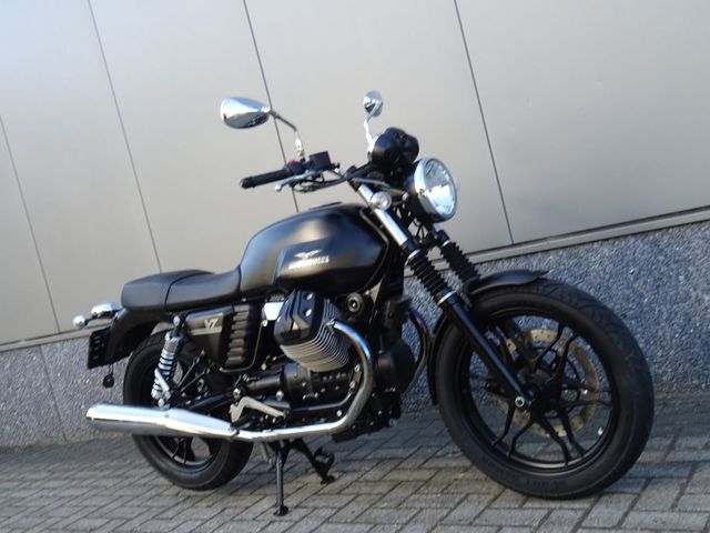moto-guzzi - v-7-stone