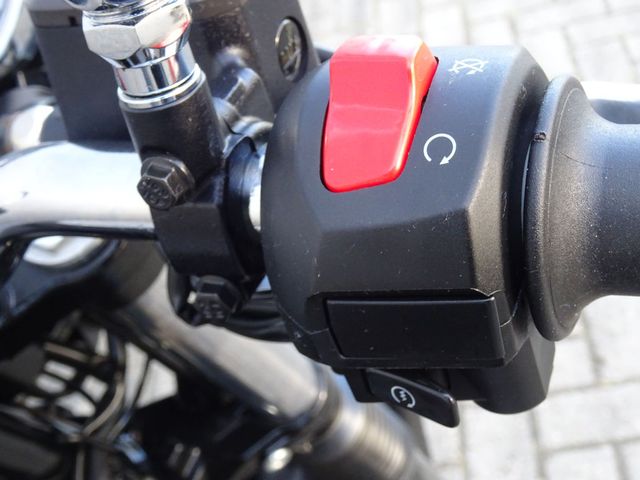 moto-guzzi - v-7-stone